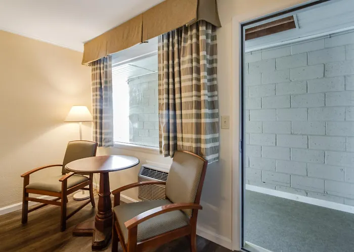 Central hotel: Oceanus Motel - Rehoboth Beach